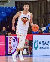 深圳注册19名球员：顾全续签两年C类 贺希宁顶薪剩1年 周鹏剩1年