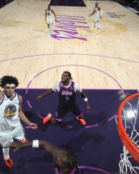 半岛体育官网-大胜！管理层却和库里意见不一！交易筹码受伤，勇士队路在何方？