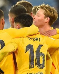 半岛体育-德容绝杀，巴萨胜保级队胜得好难