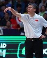 郭士强：接手男篮之后我提出帮队员提升信心 我说“错了算我的”