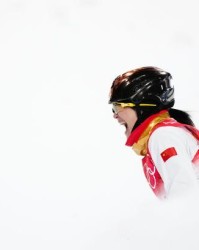 半岛体育官网-“四朝元老”终圆梦 徐梦桃“三吼”锁定金牌创造历史